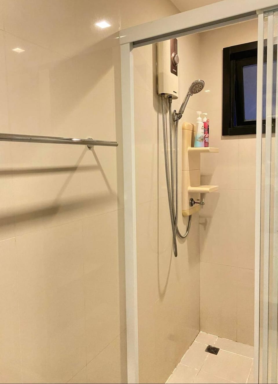 22芭提雅市中心2卧室套房 海景无边泳池 繁华街道 Apartment in Pattaya City