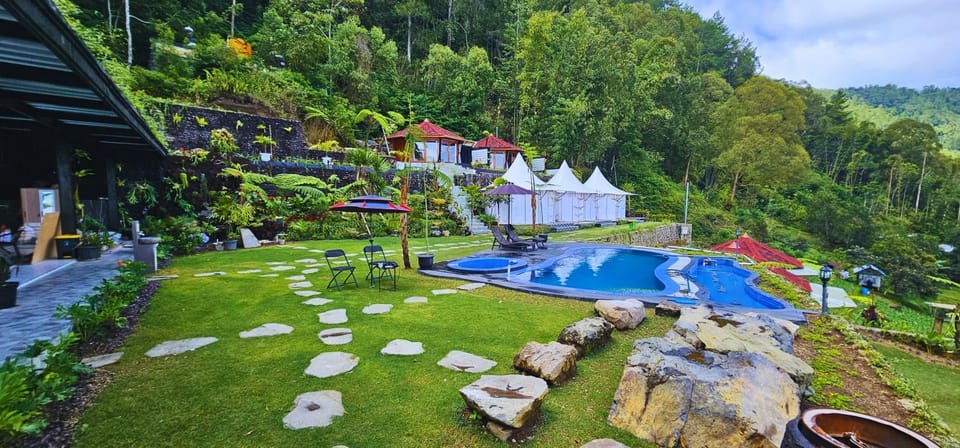 Adelisca Glamping, Cafe and Villa Campground/ 
RV Resort in Karangasem Regency
