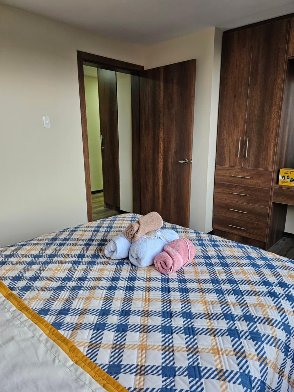 Bed, Bedroom, towels, wardrobe