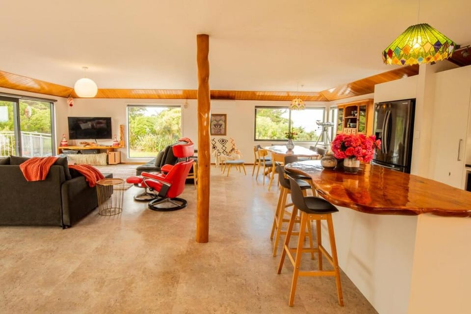 Communal lounge/ TV room, TV and multimedia, Kitchen or kitchenette, Living room, Dining area
