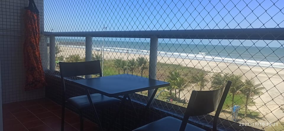 Natural landscape, View (from property/room), Balcony/Terrace, Dining area, Beach, Sea view