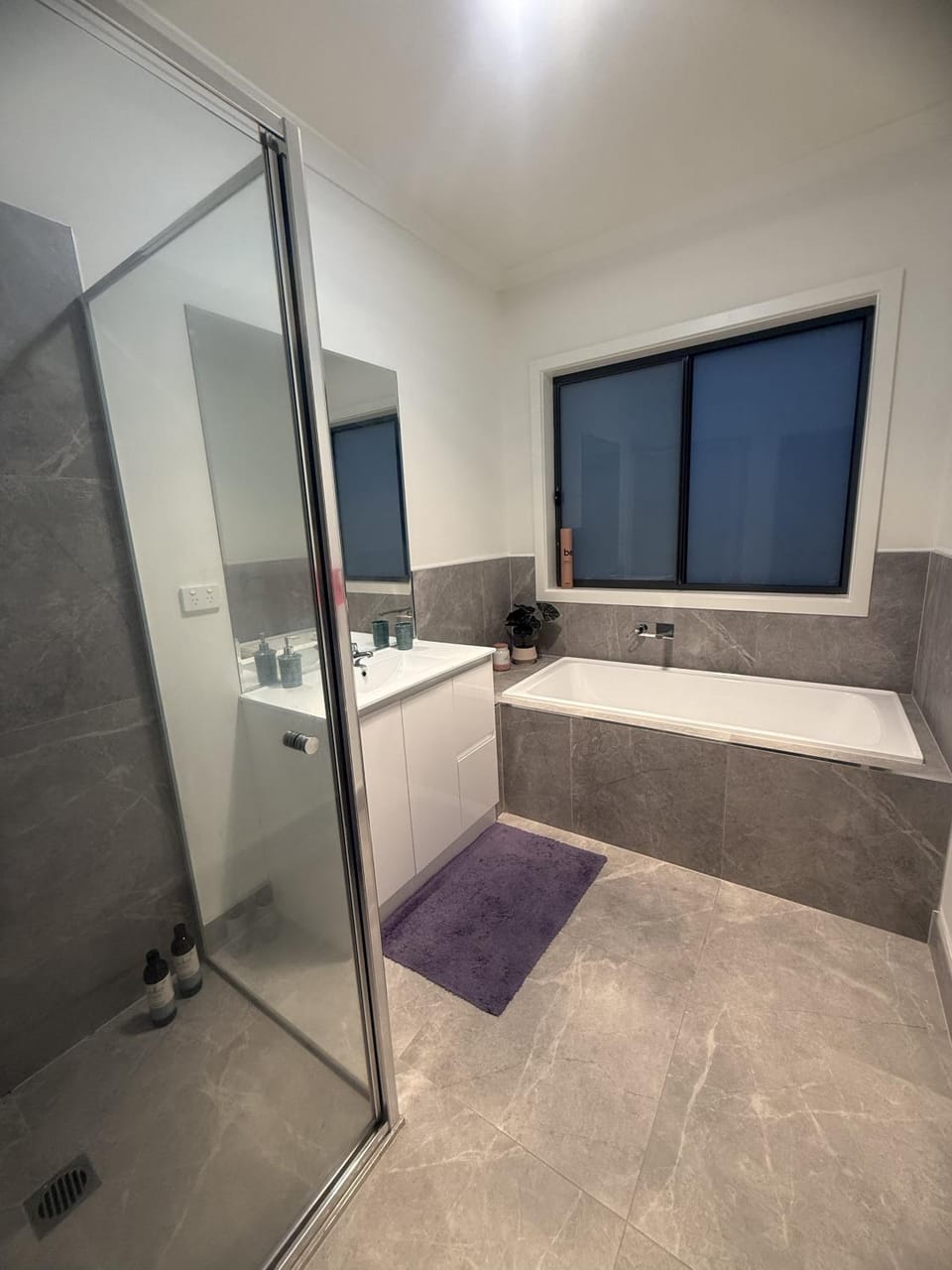 Peaceful Private Room in Wyndham Vale Bed and Breakfast in Melbourne