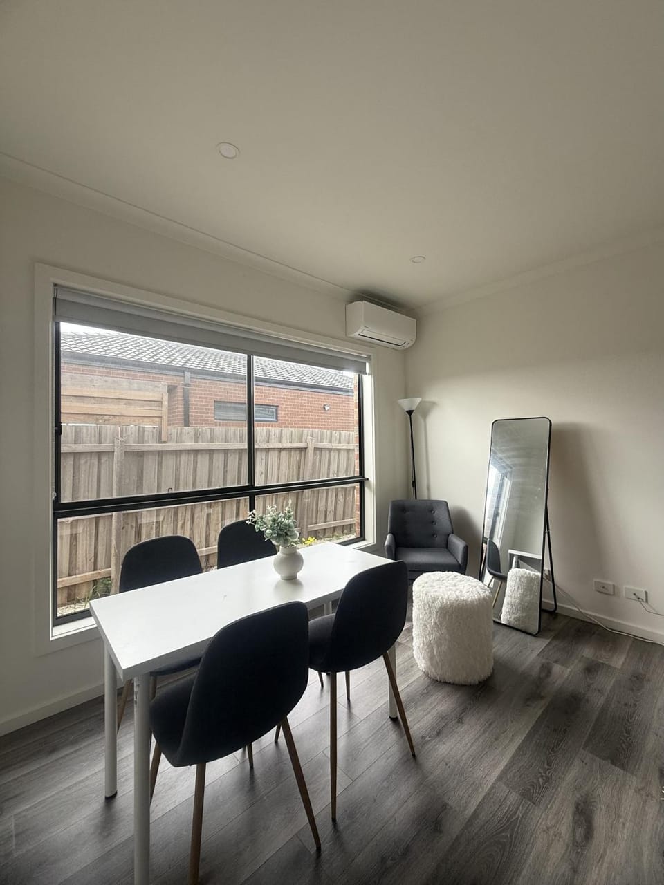 Peaceful Private Room in Wyndham Vale Bed and Breakfast in Melbourne