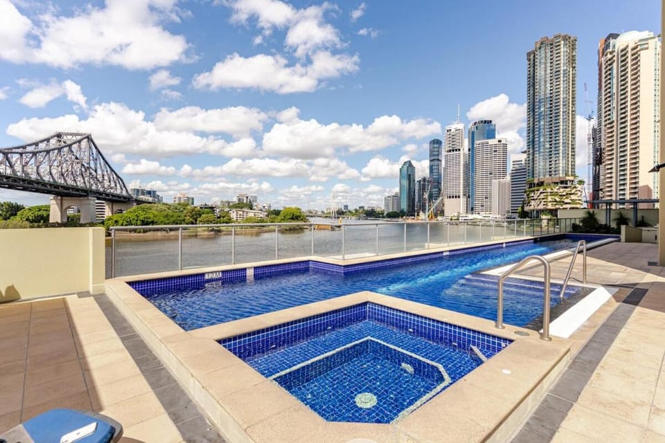 Hot Tub, Swimming pool