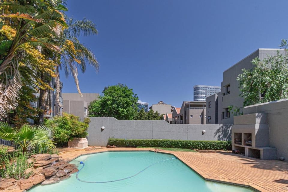 Modern Sandton City central with balcony Apartment in Sandton