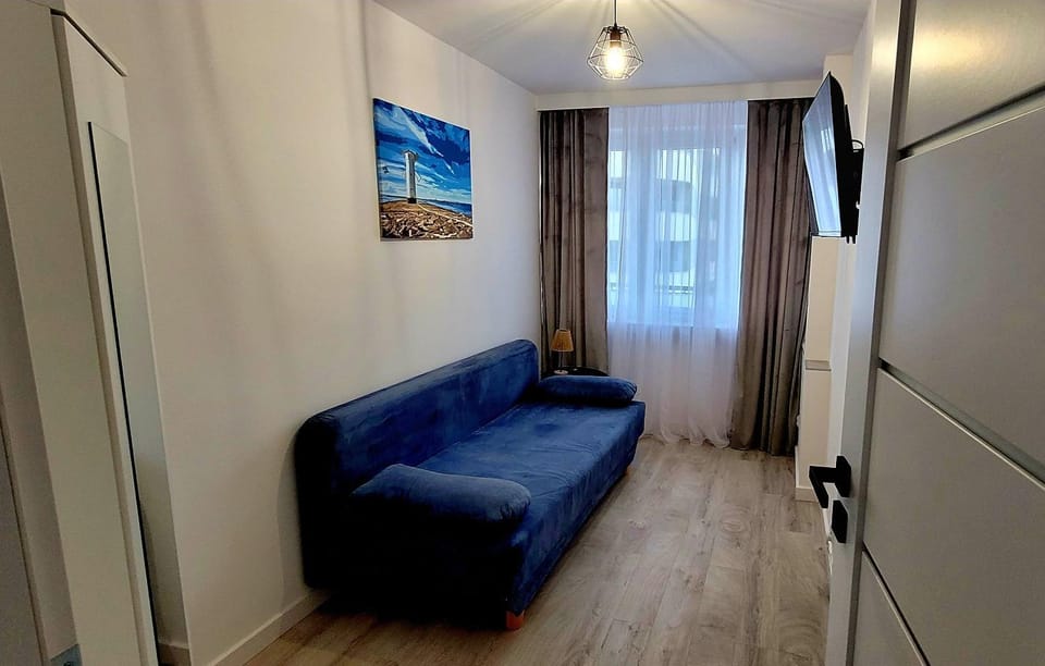 TV and multimedia, Photo of the whole room, Seating area, wardrobe