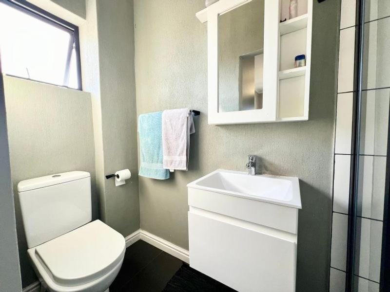 Cape on Porterfield Apartment in Cape Town