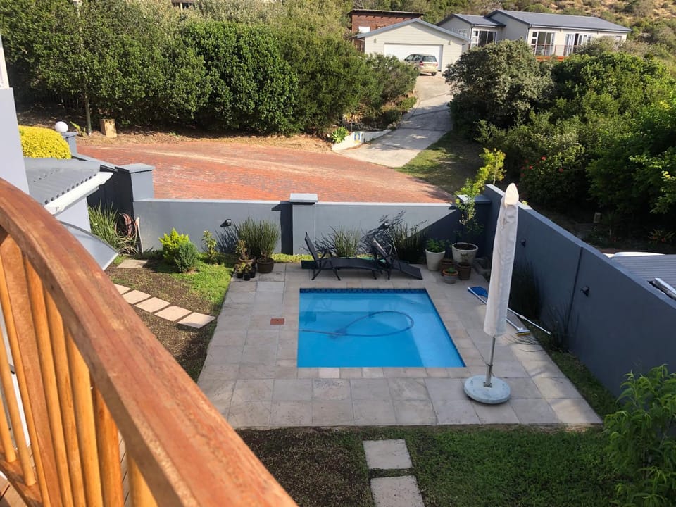 Restaurant/places to eat, Swimming pool