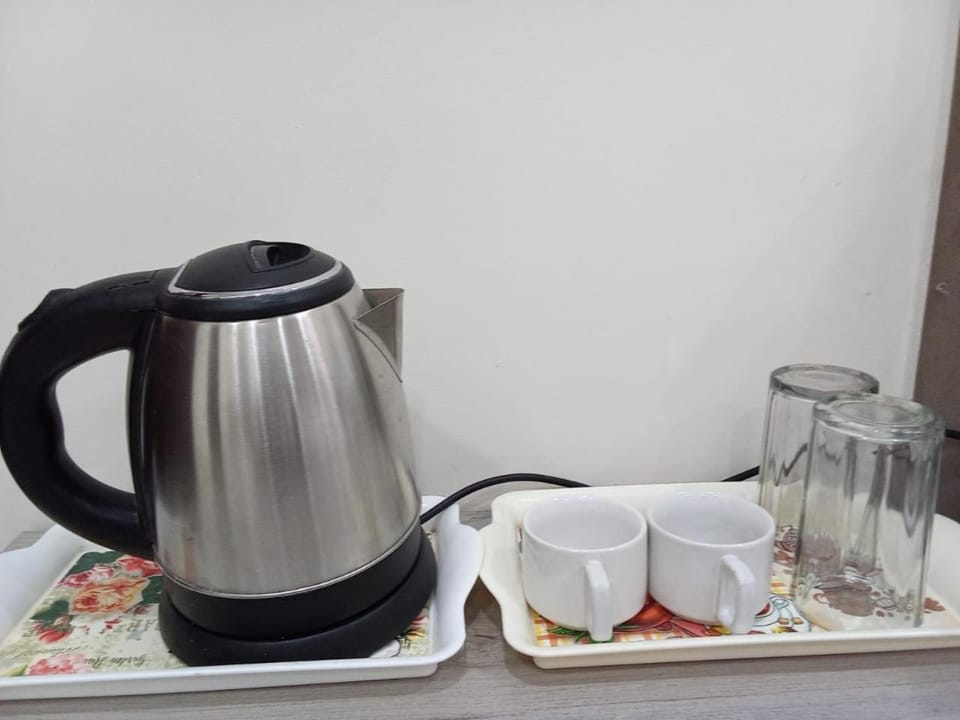 Coffee/tea facilities, Breakfast