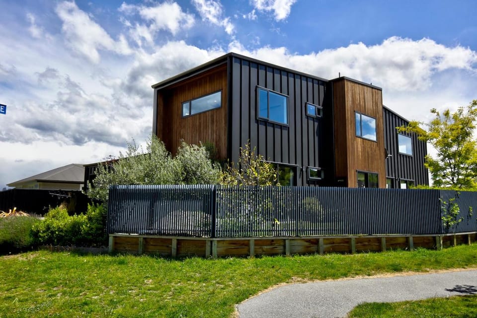 Property building, Day