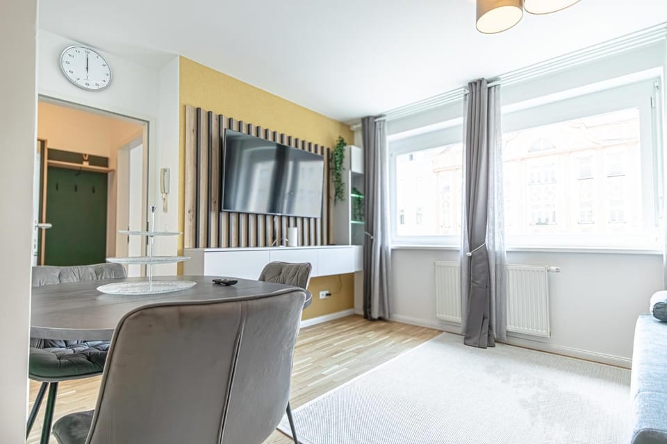 Bed, Seating area, Dining area, Bedroom