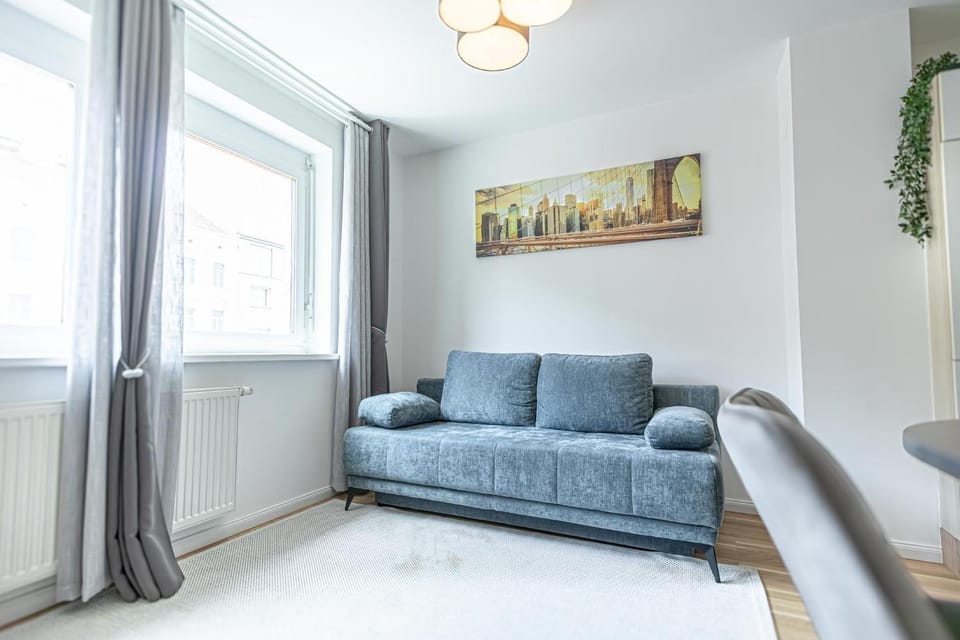 Bed, Seating area, Bedroom