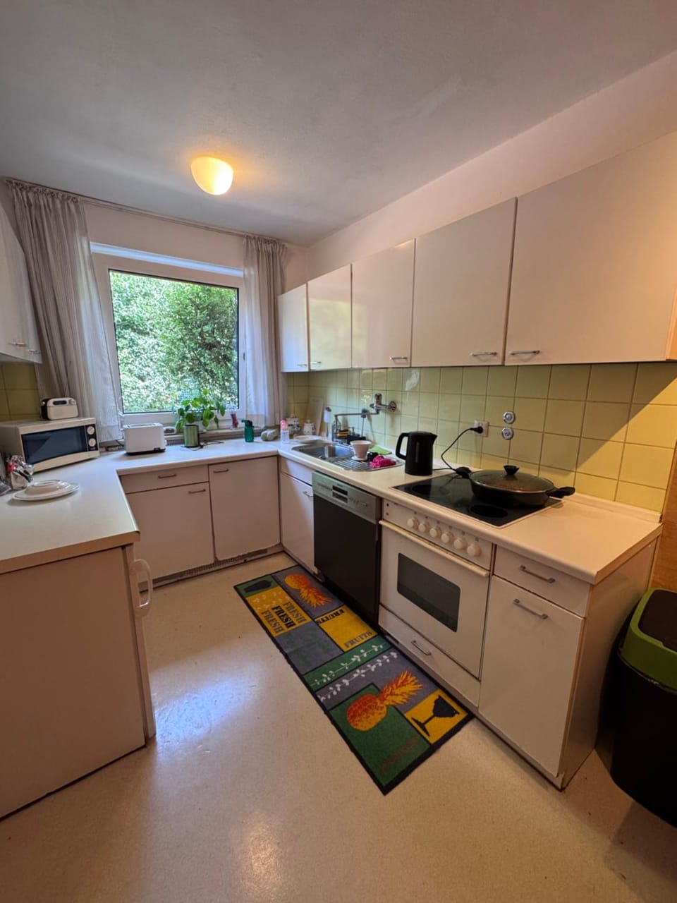 Kitchen or kitchenette, Kitchen or kitchenette