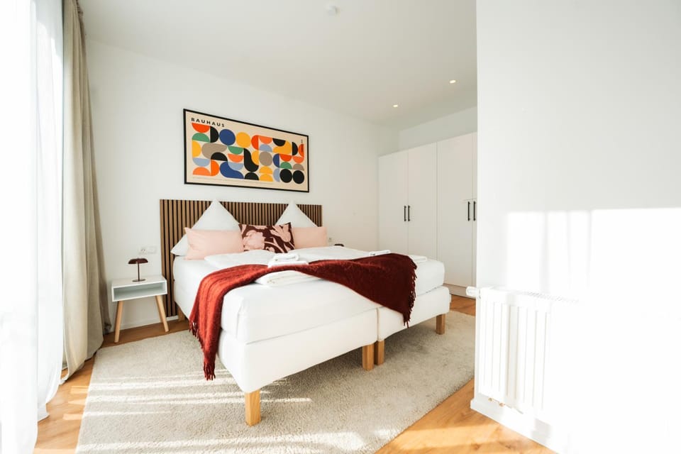 Bed, Bedroom, towels