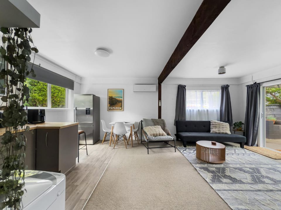 Living room, Photo of the whole room