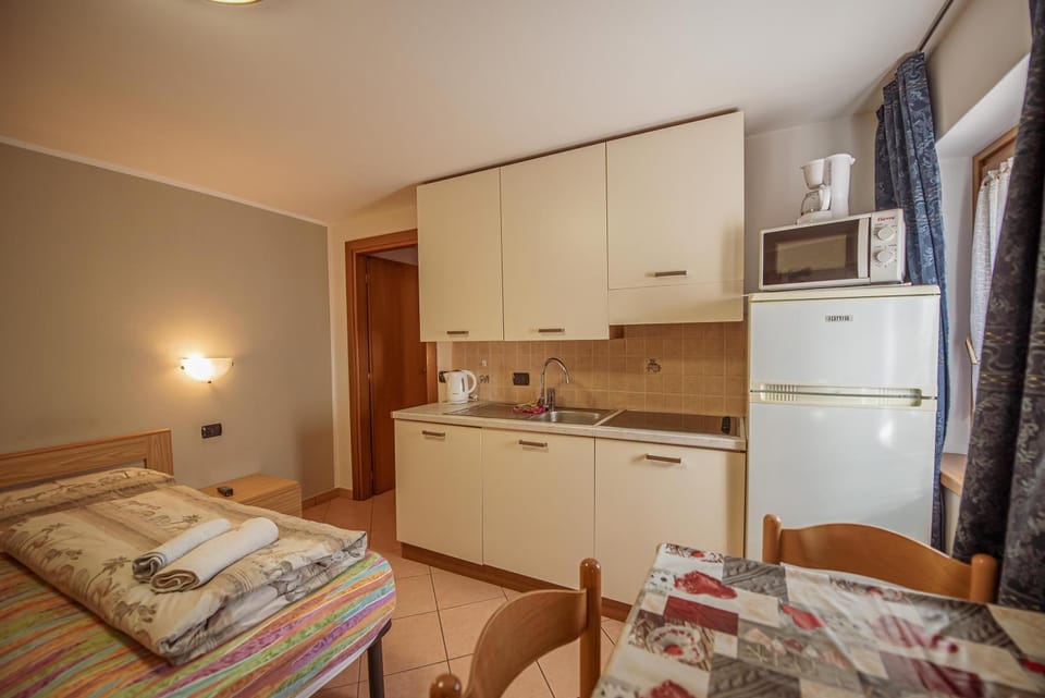 Kitchen or kitchenette, Bedroom, minibar, oven, pet friendly