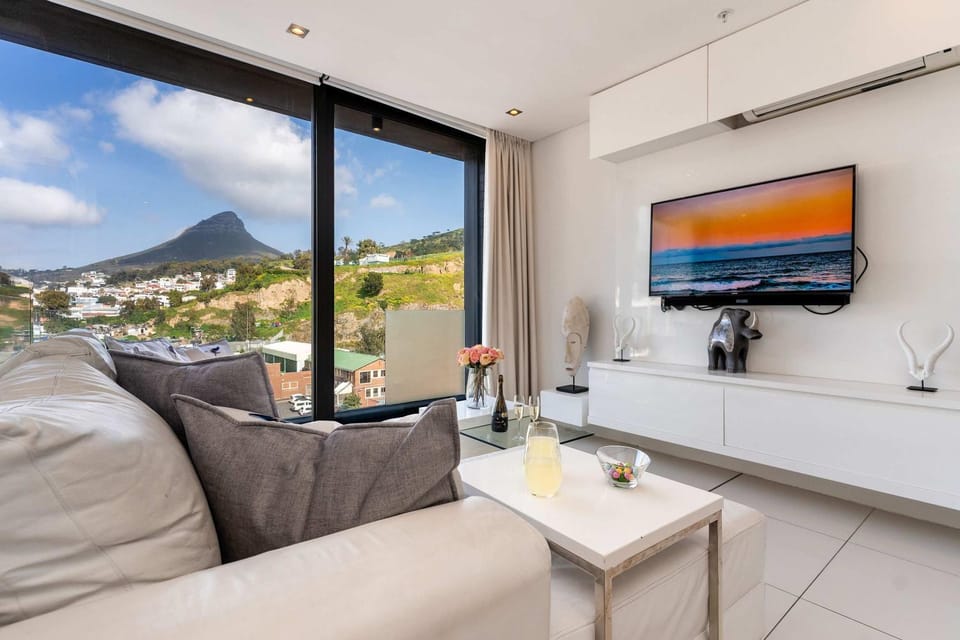 901 Mirage De Waterkant - Modern Apt Views & Pool Apartment in Cape Town