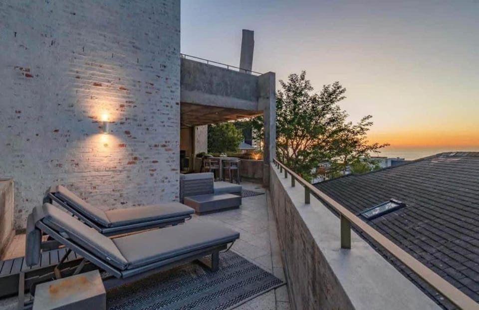 Ultra Lux Apartment, Pool, Stunning Views - Luna Azul Loft Sea Point Apartment in Sea Point