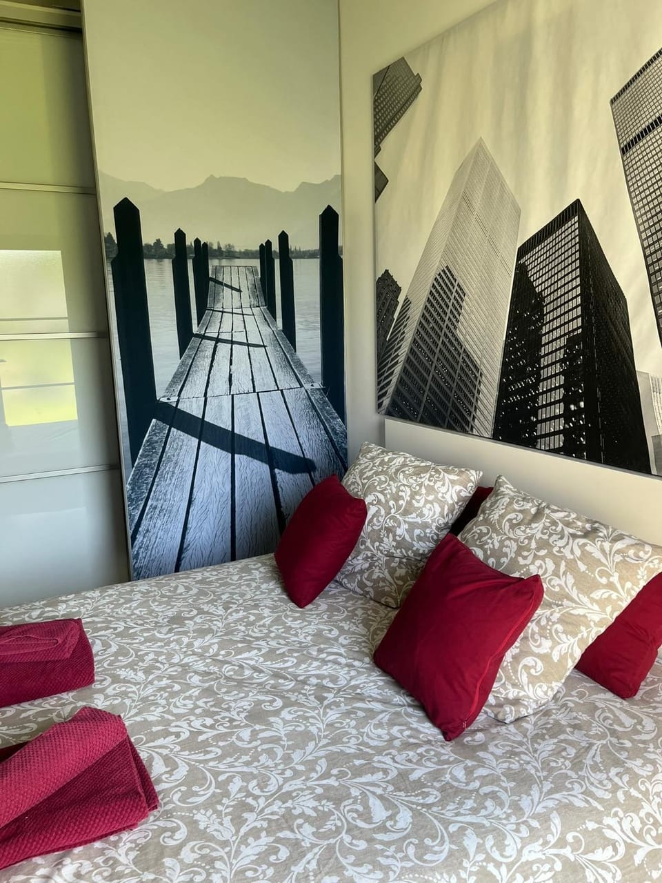 Photo of the whole room