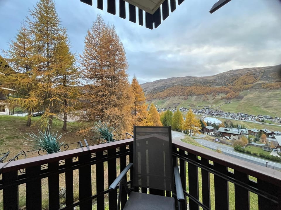 Day, Natural landscape, View (from property/room), Balcony/Terrace, Mountain view