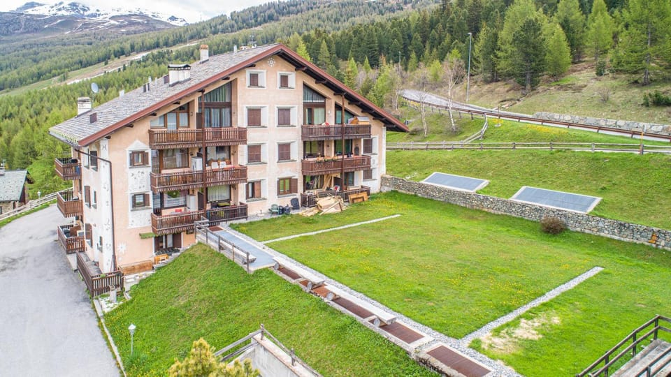 Natural landscape, Garden view, Mountain view