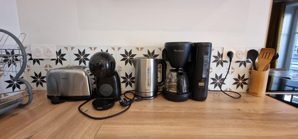 Coffee/tea facilities, toaster