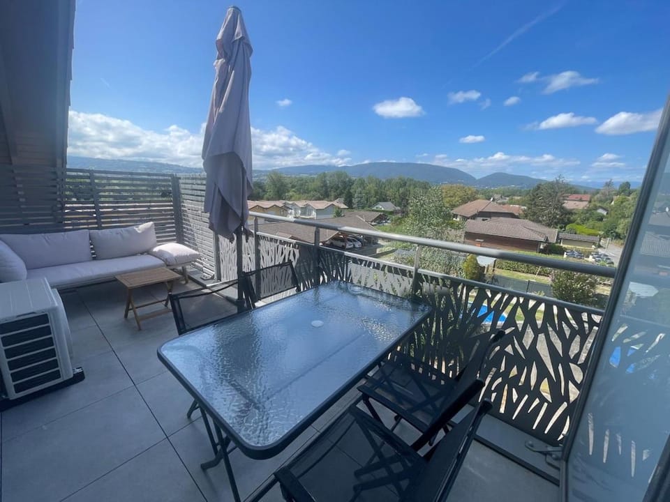 Patio, Natural landscape, Balcony/Terrace, Mountain view