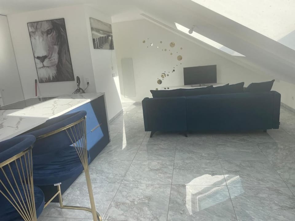 TV and multimedia, Living room, Dining area