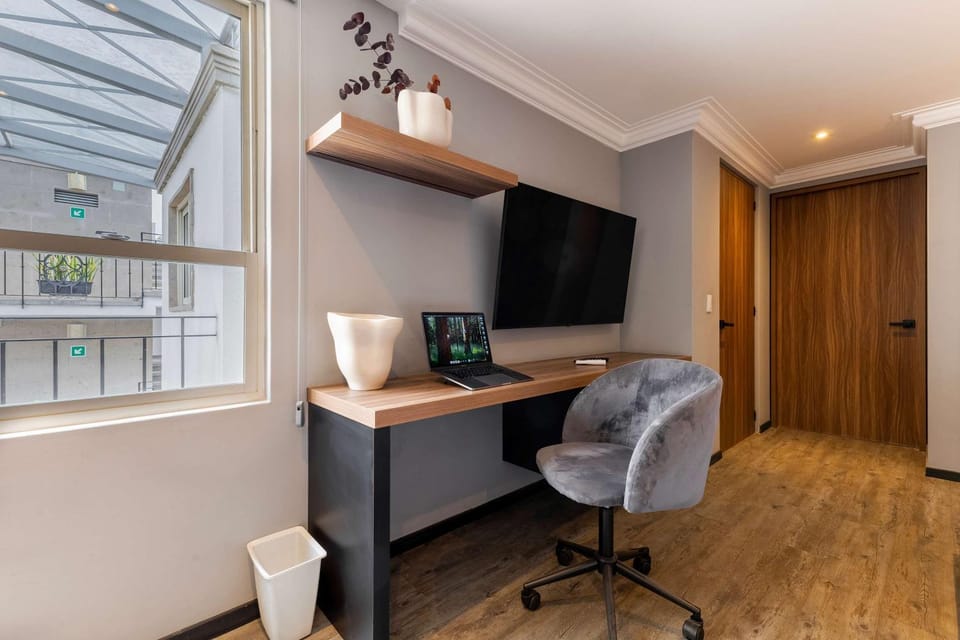 Capitalia Work or Train from the Top Parking Apartment in Mexico City