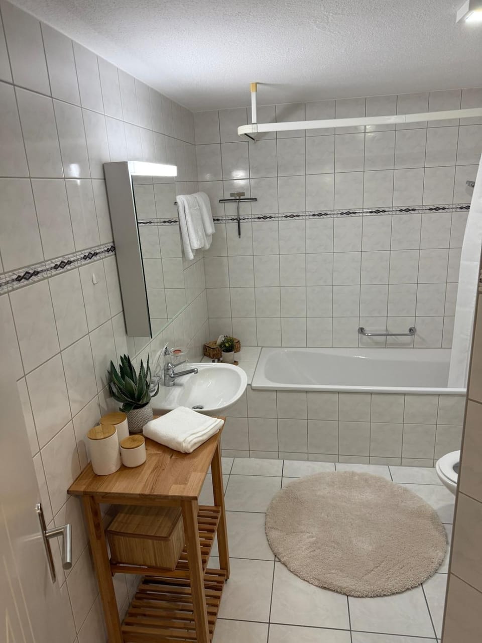 Bathroom, Bath, washing machine, dryer