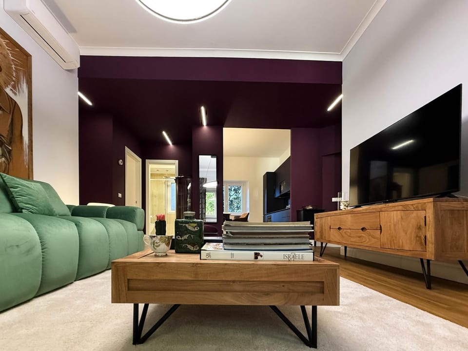 Communal lounge/ TV room, Children play ground, TV and multimedia, Living room, Seating area, Evening entertainment