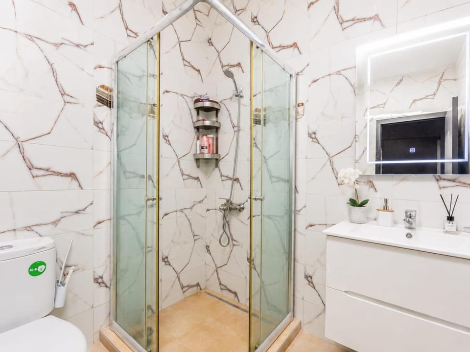 Shower, Bathroom