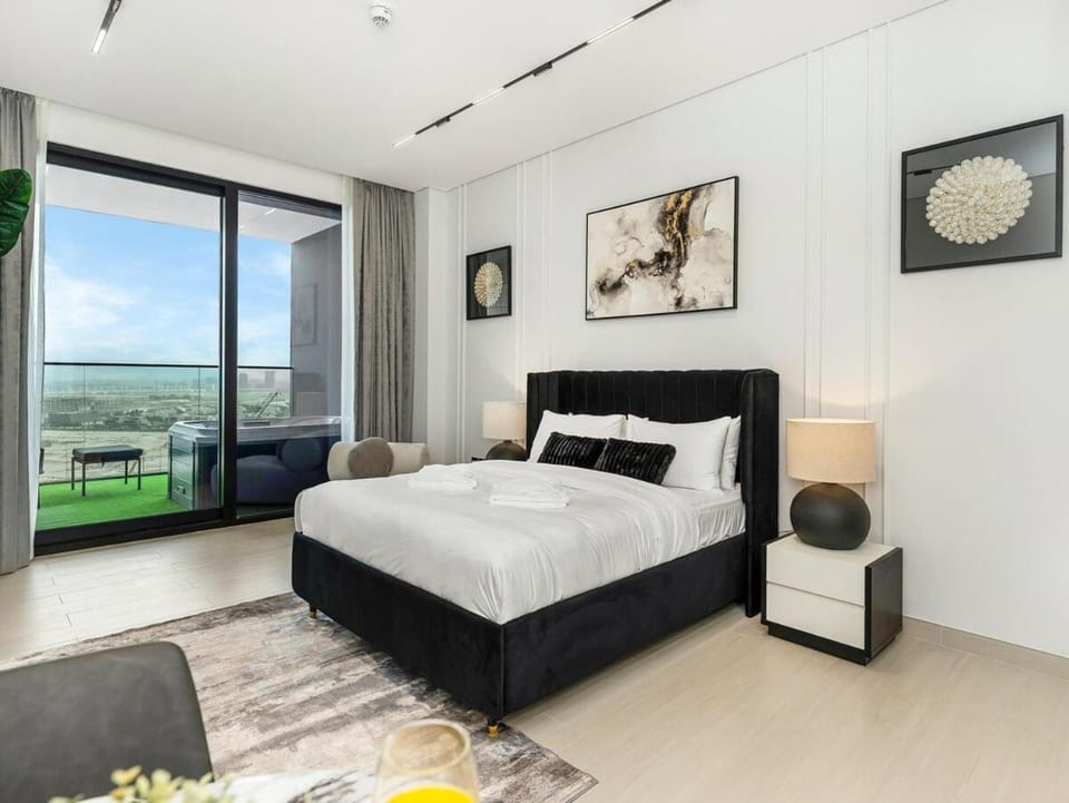 Modern Studio with Jacuzzi and Premium Amenities Apartment in Dubai