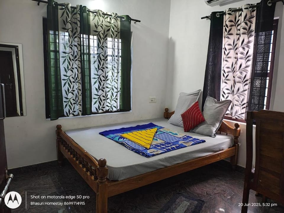 Bhasuri NON-AC Villa with Kitchen Apartment in Kerala