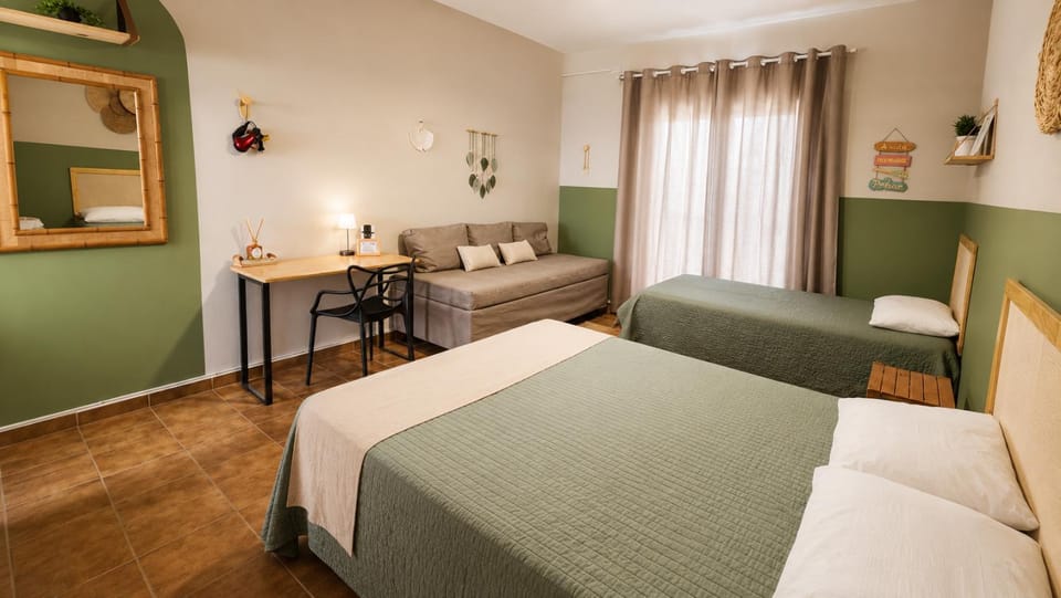 Apto Studio 29 - 2 min da praia no coração do Boqueirão - Wi Fi - Cozinha funcional - Roupa de cama e banho - Até 5 pessoas - Fará tudo a pé Apartment in State of São Paulo