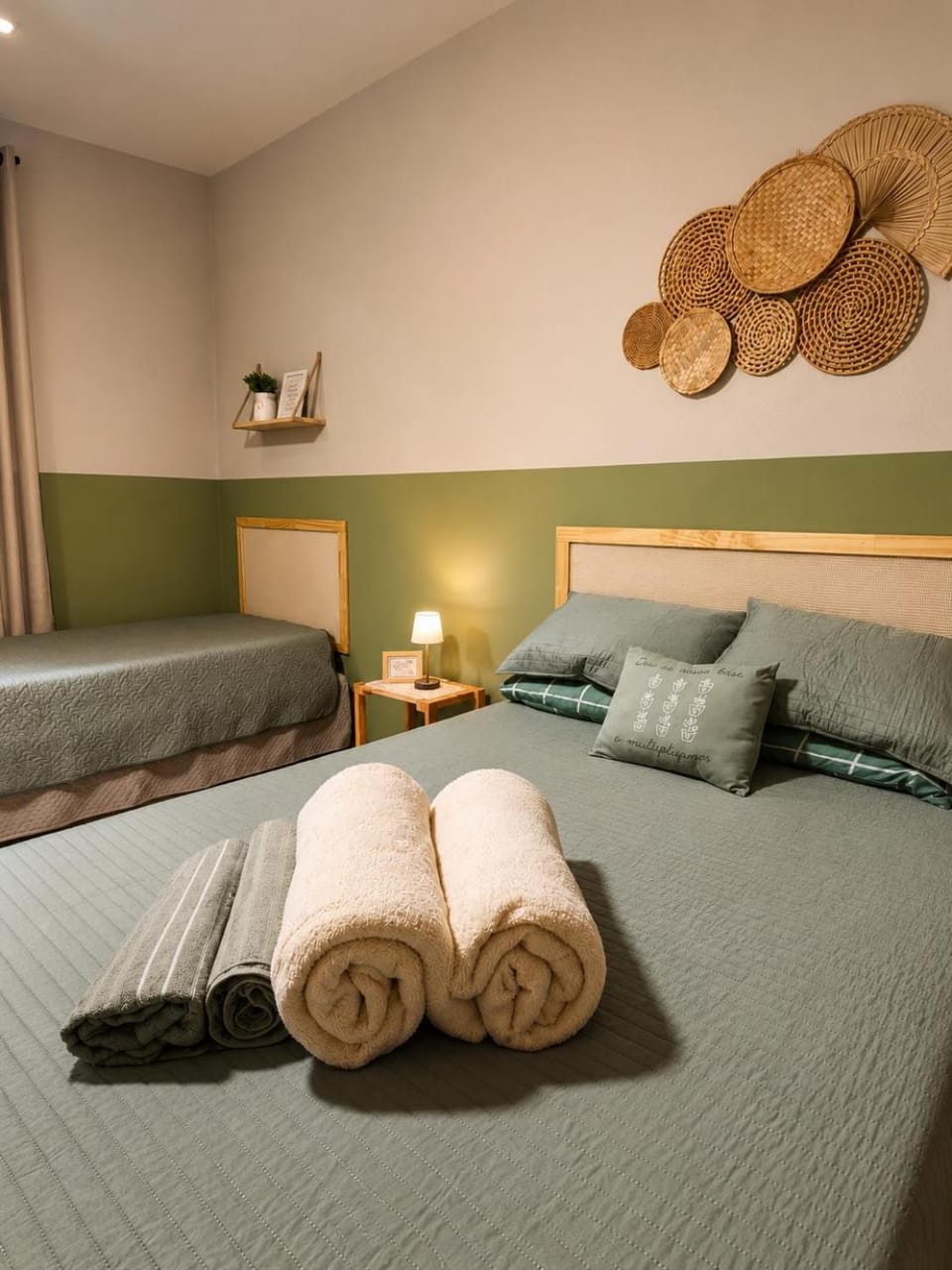 Apto Studio 29 - 2 min da praia no coração do Boqueirão - Wi Fi - Cozinha funcional - Roupa de cama e banho - Até 5 pessoas - Fará tudo a pé Apartment in State of São Paulo