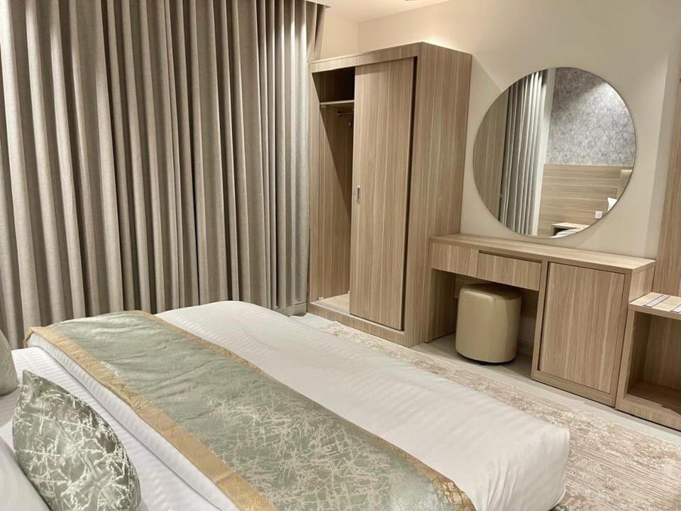 Bed, Bedroom, wardrobe