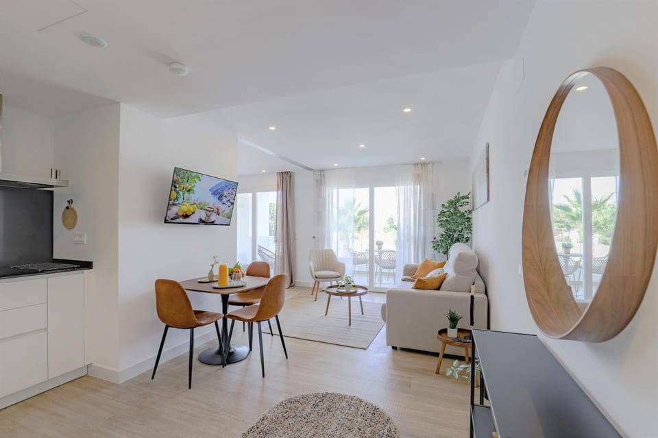 TV and multimedia, Living room, Dining area
