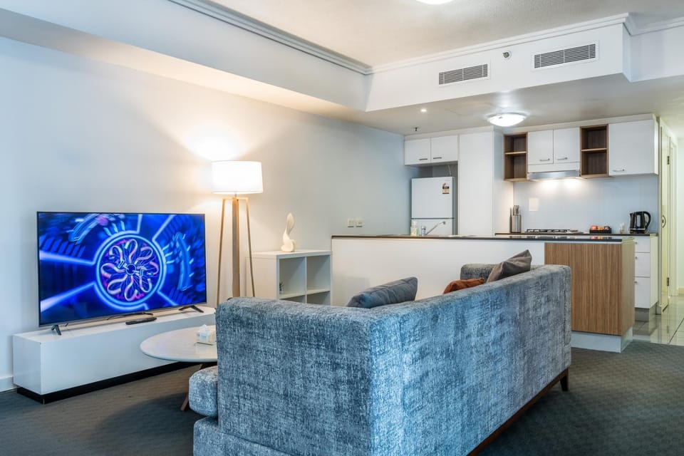 Modern 2BR in Brisbane CBD | Pool | Gym | Parking Apartment in Brisbane City