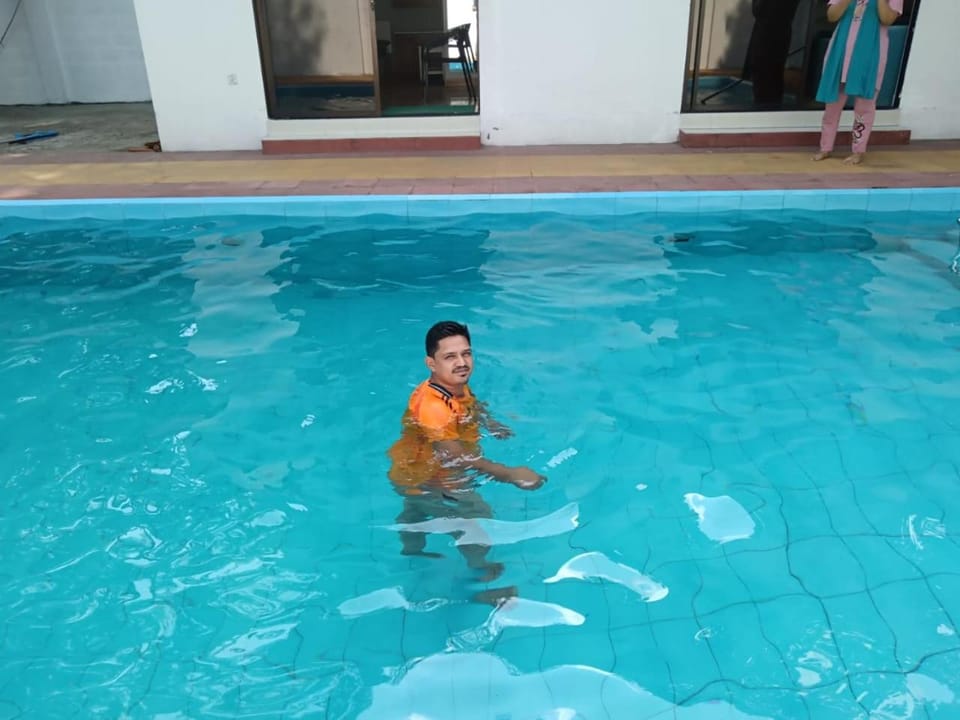 Swimming pool