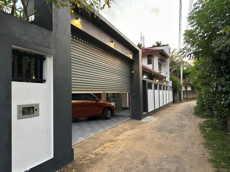 Hidden villa Villa in Negombo