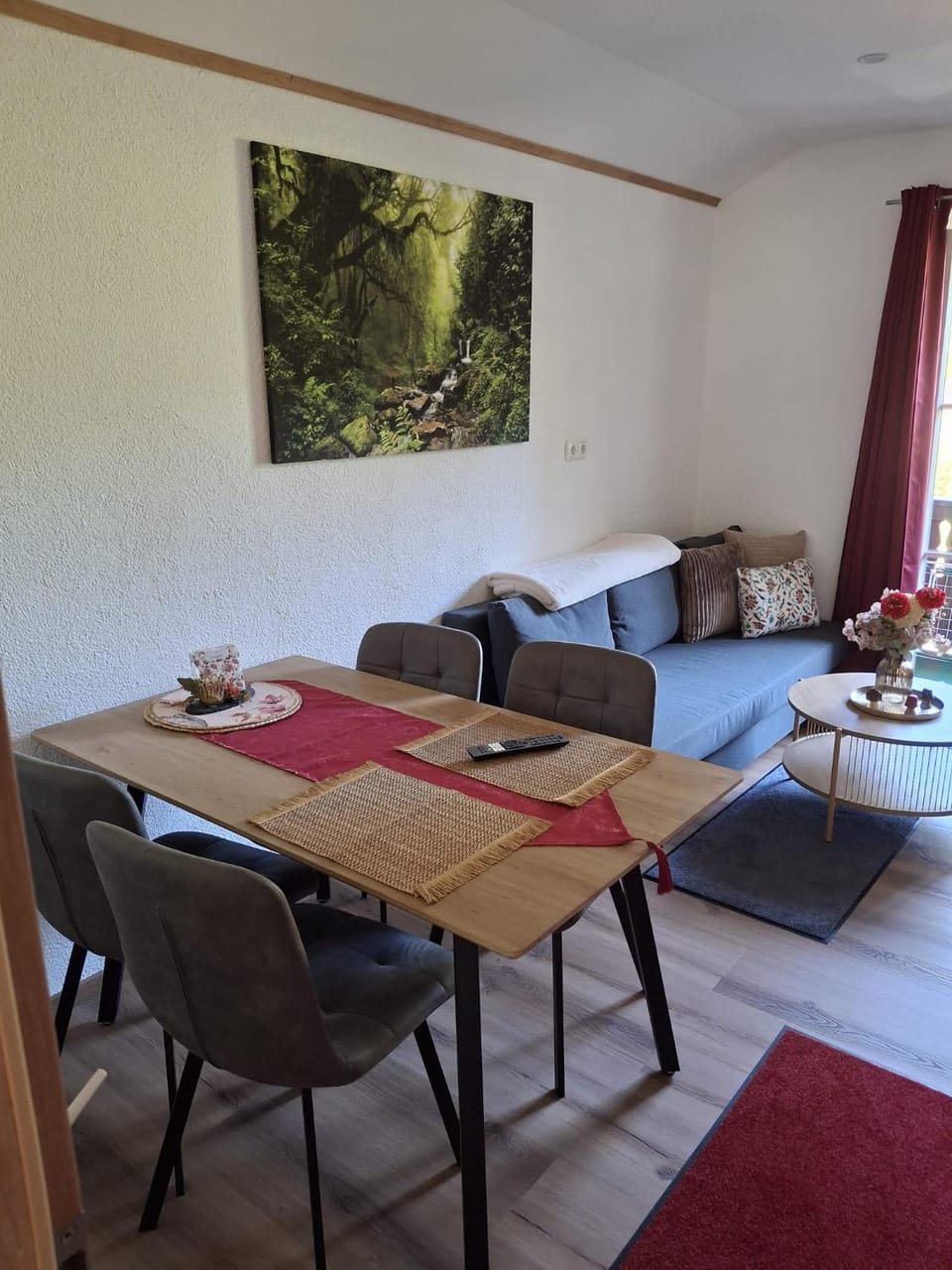 Living room, Seating area, Dining area