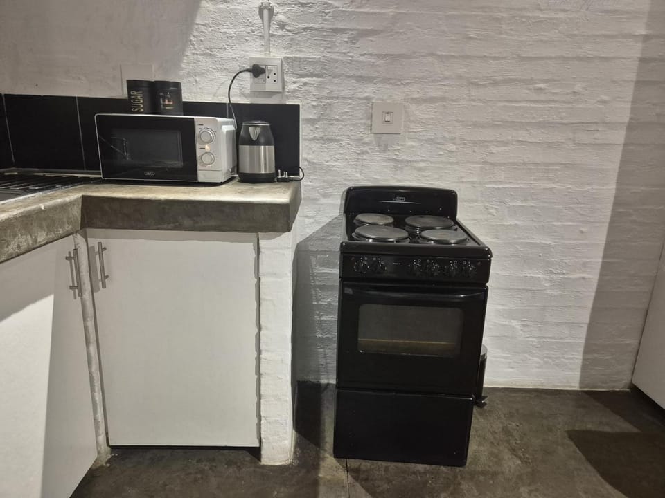 Simple and affordable in Maboneng Apartment in Johannesburg