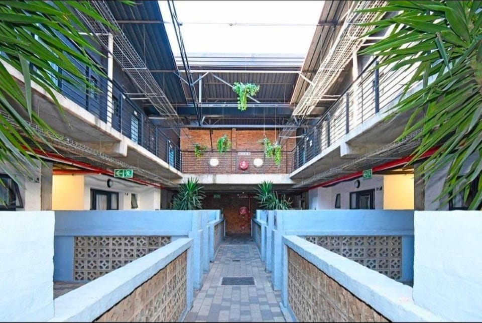 Simple and affordable in Maboneng Apartment in Johannesburg