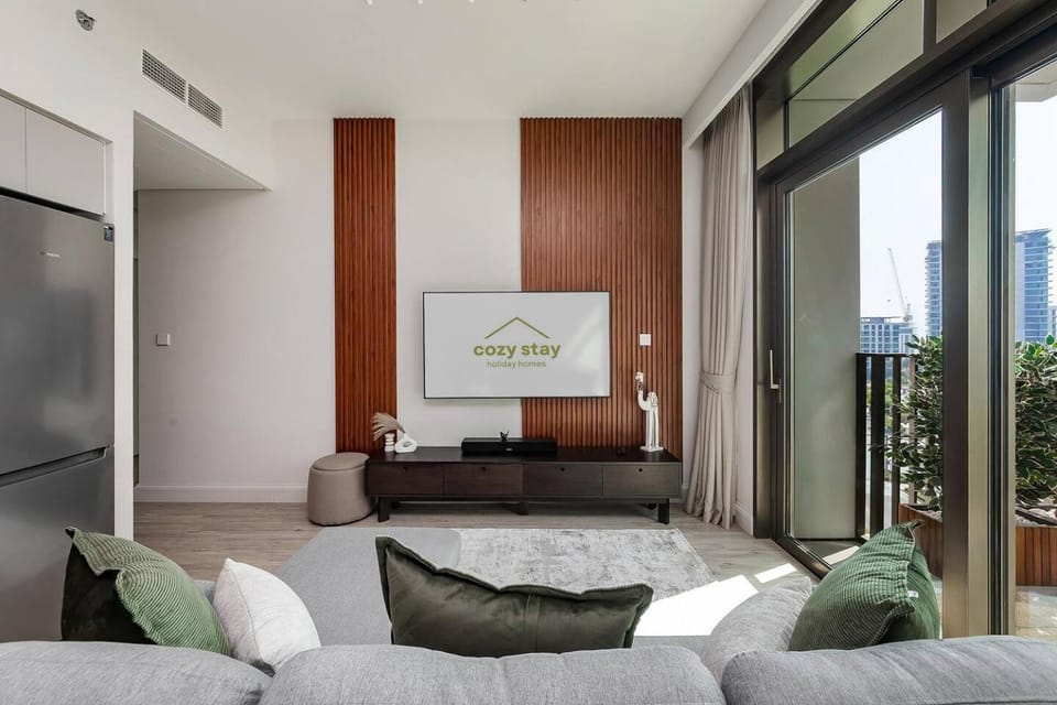 Homey 1BR apartment in Creek Harbour Apartment in Dubai