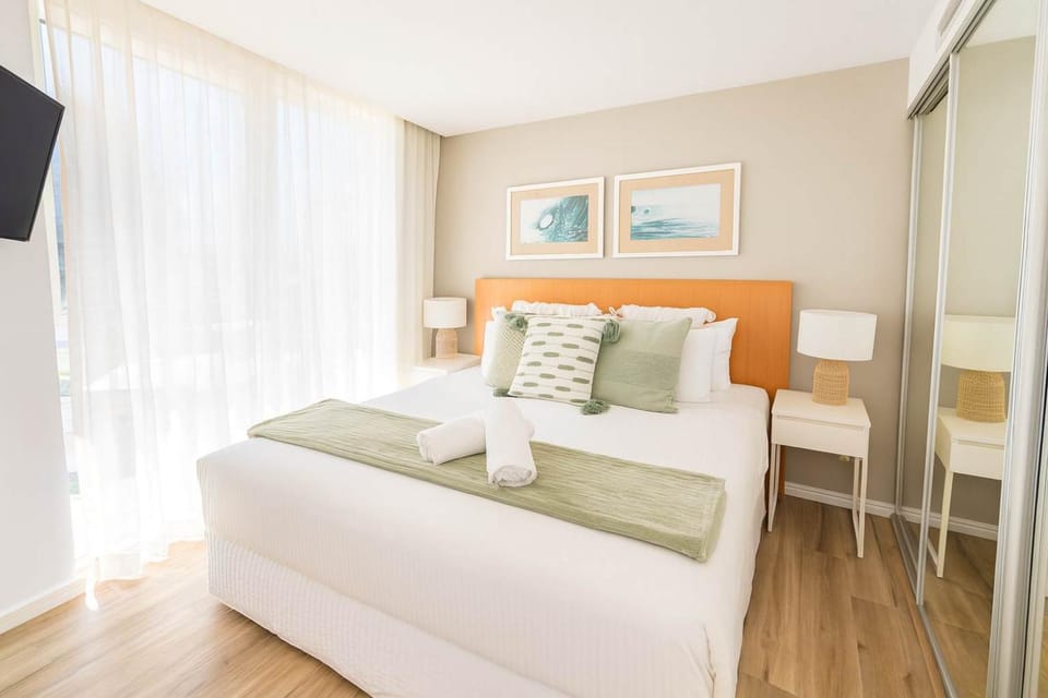 Residence Surfers Ocean and Pool Views Apartment in Surfers Paradise Boulevard