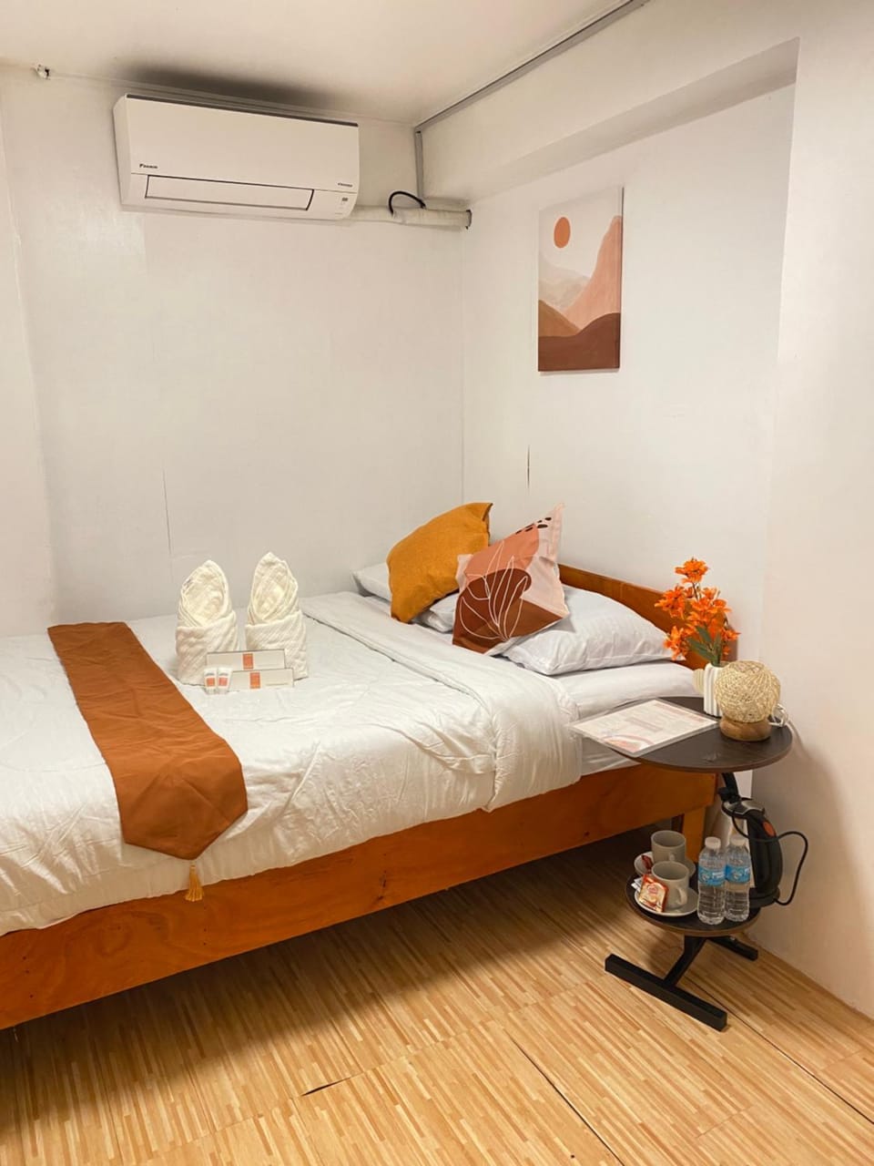 Bed, Photo of the whole room, Bedroom, towels, air conditioner