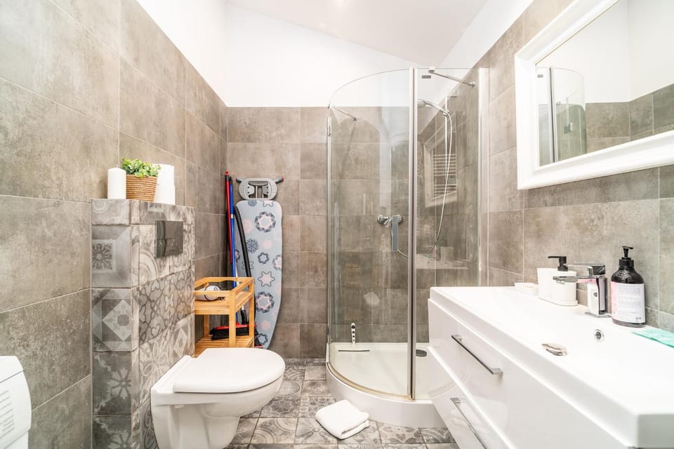 Shower, Toilet, Bathroom