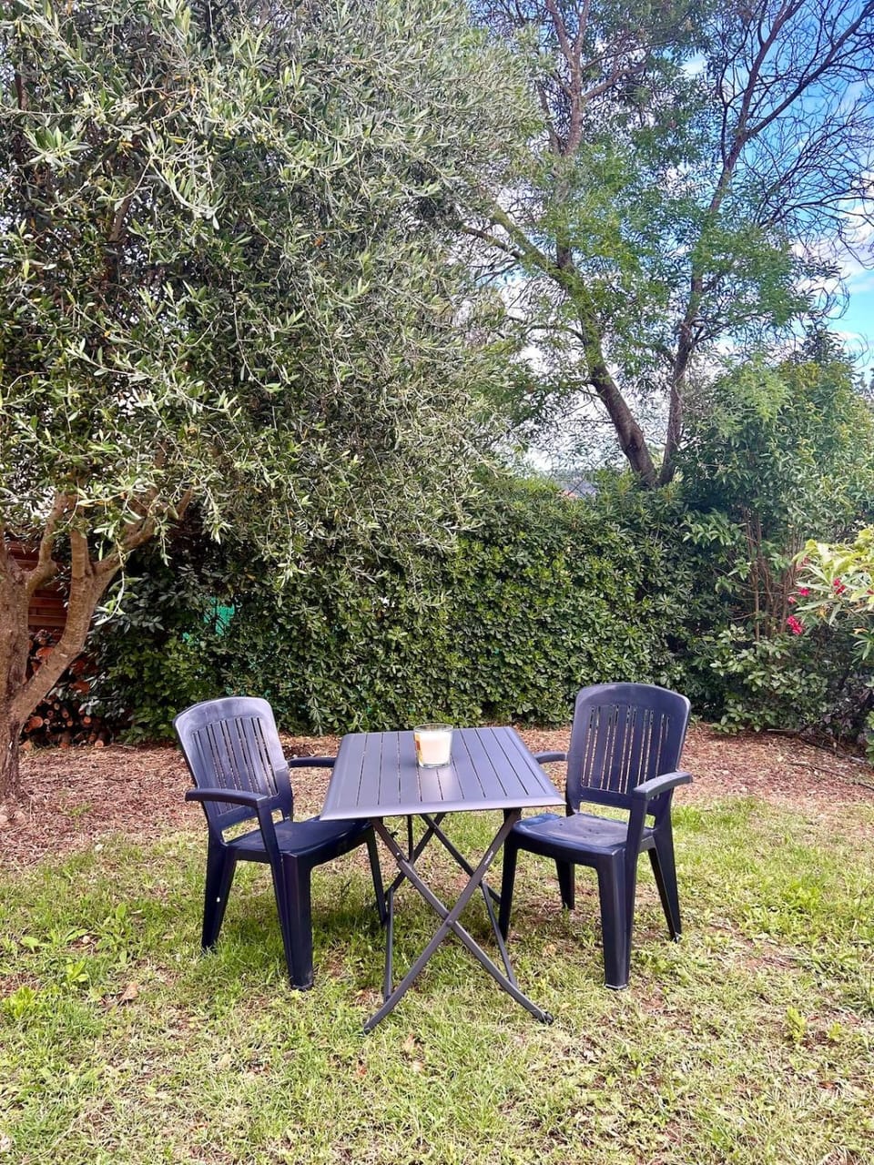 Garden, Dining area
