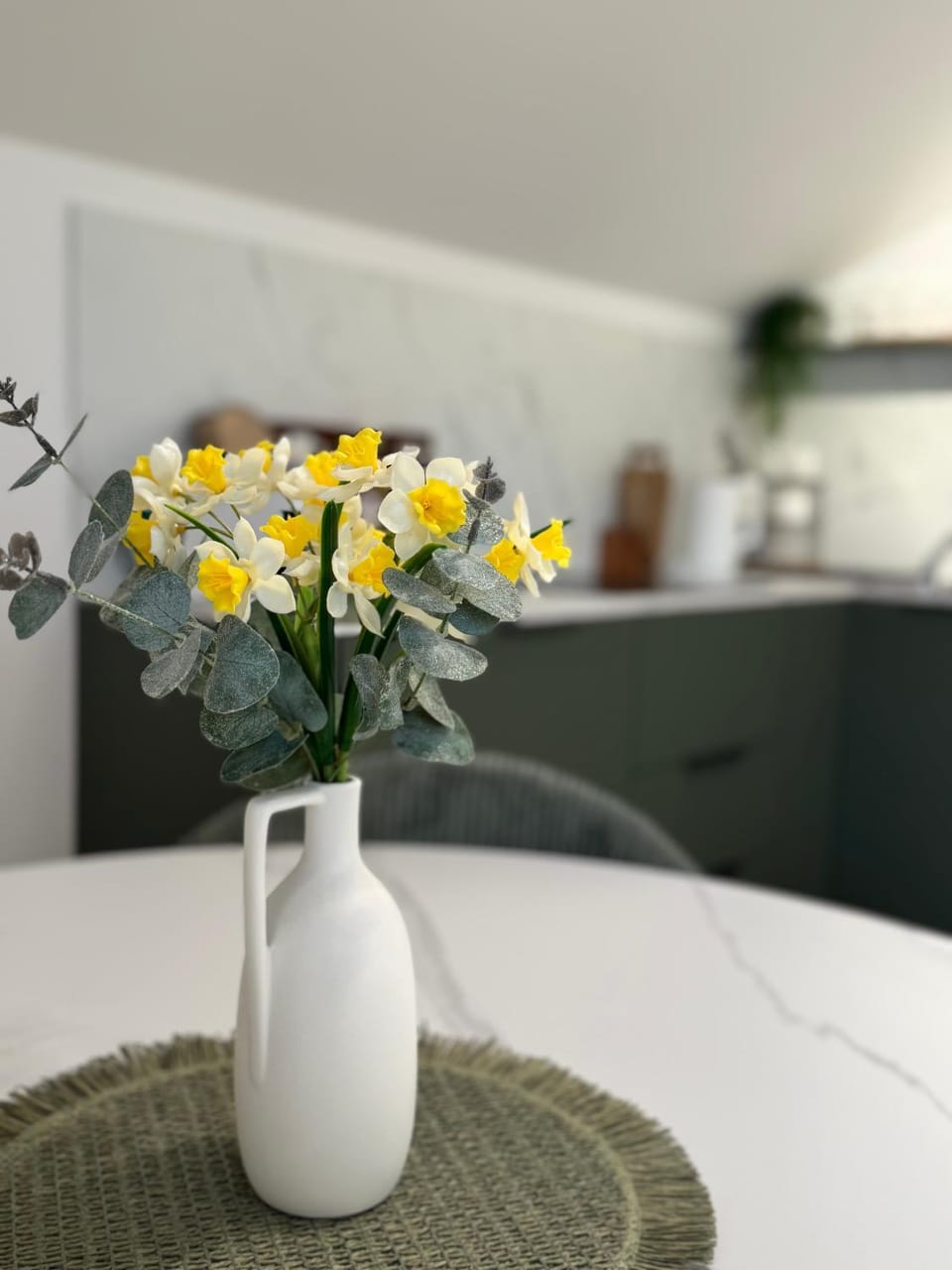 Kitchen or kitchenette, Seating area, Dining area, Breakfast, kitchen